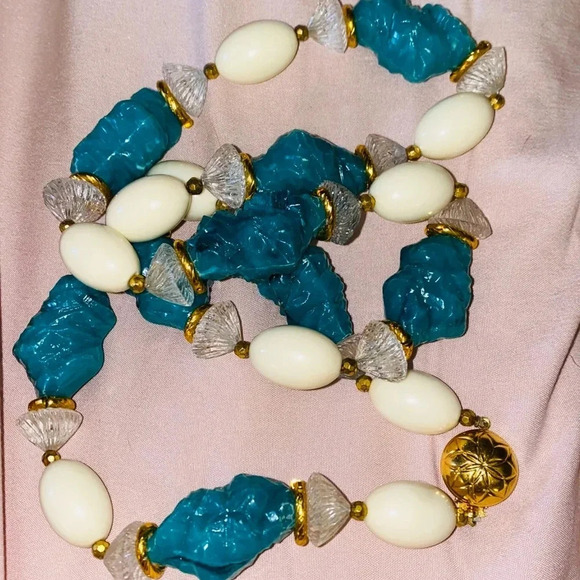 Vintage Beaded Faux Turquoise Bead White and Gold Necklace 30" - Picture 3 of 8